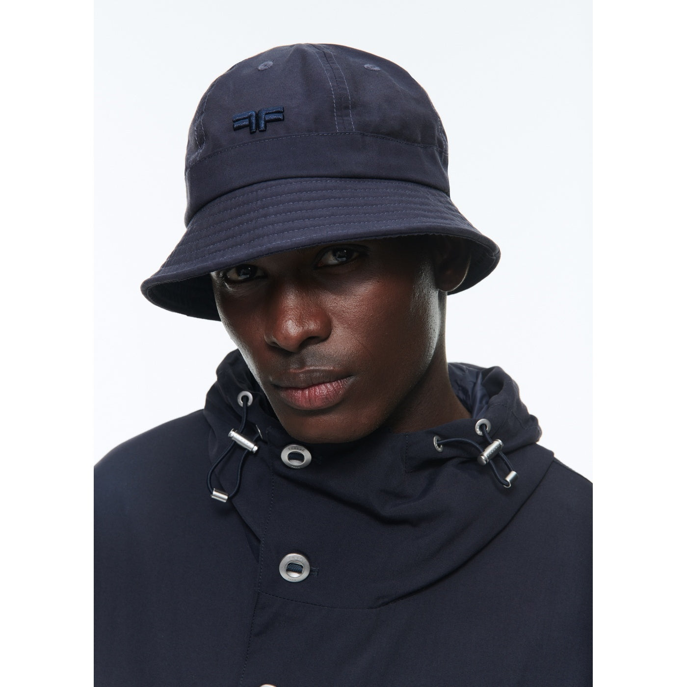 Bucket Hat In Water-Repellent Technical Fabric - Navy Blue