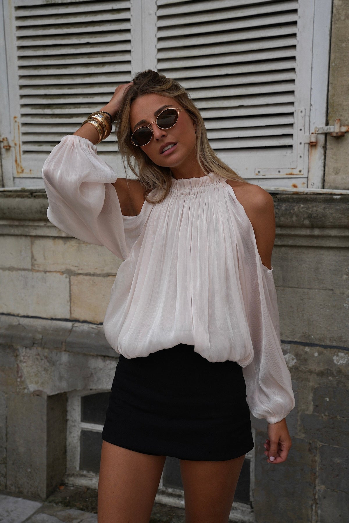 Octavia-bluse med hulmønster – creme