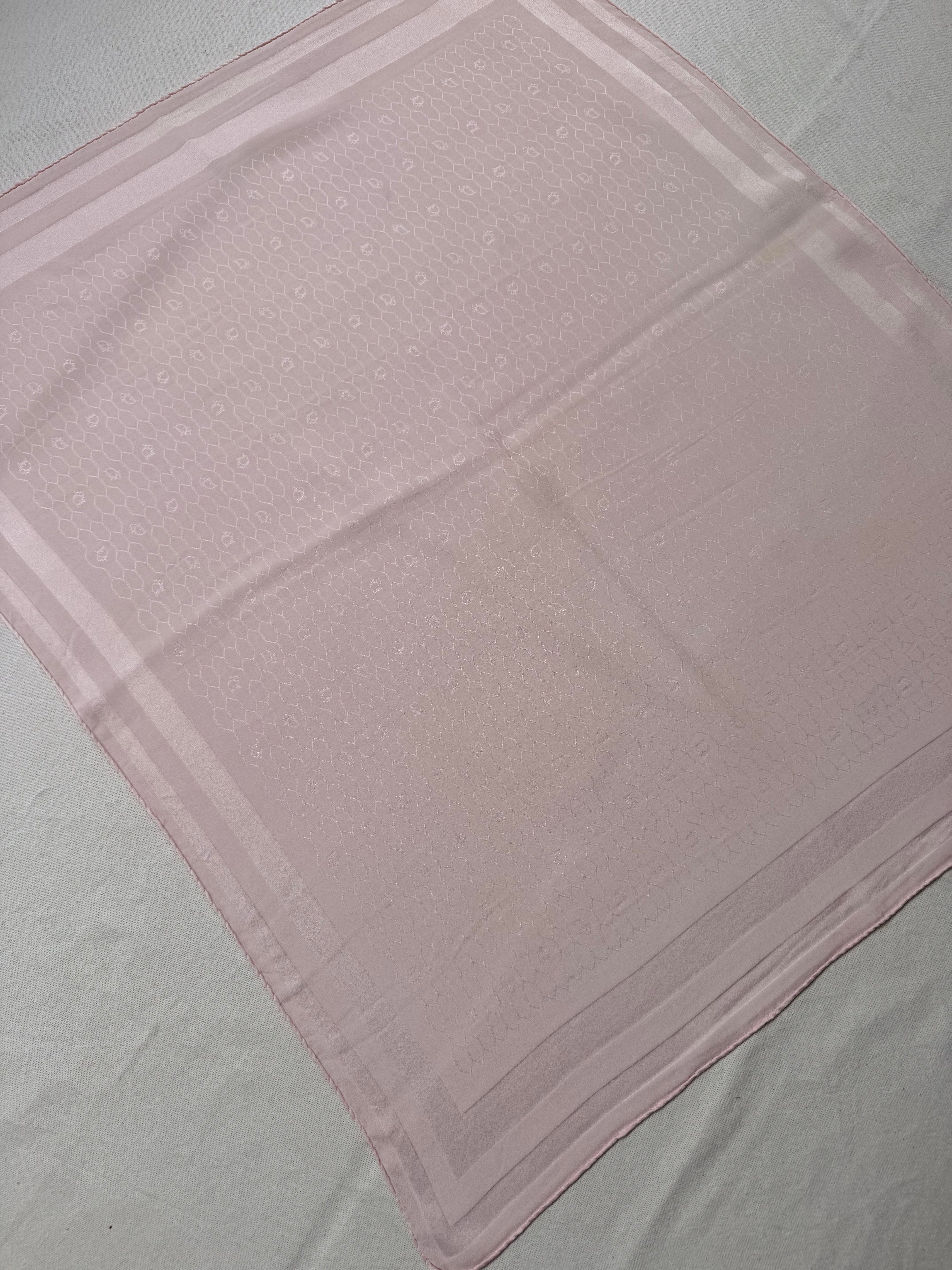 Bufanda Christian Dior vintage – Monograma tono sobre tono rosa