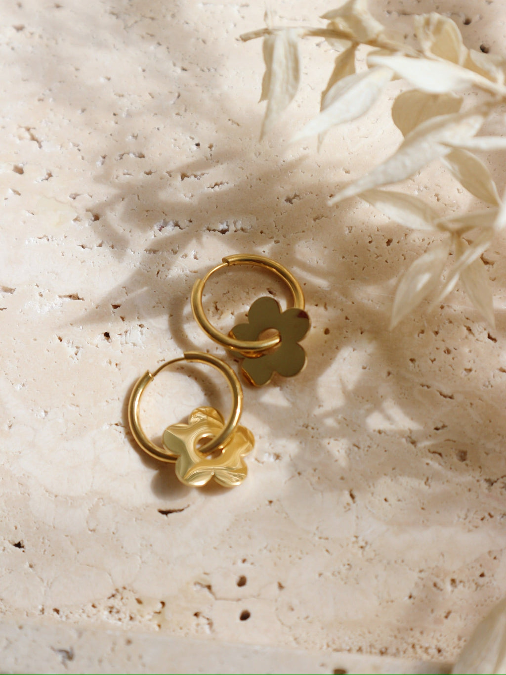 Pendientes Flor Dorada