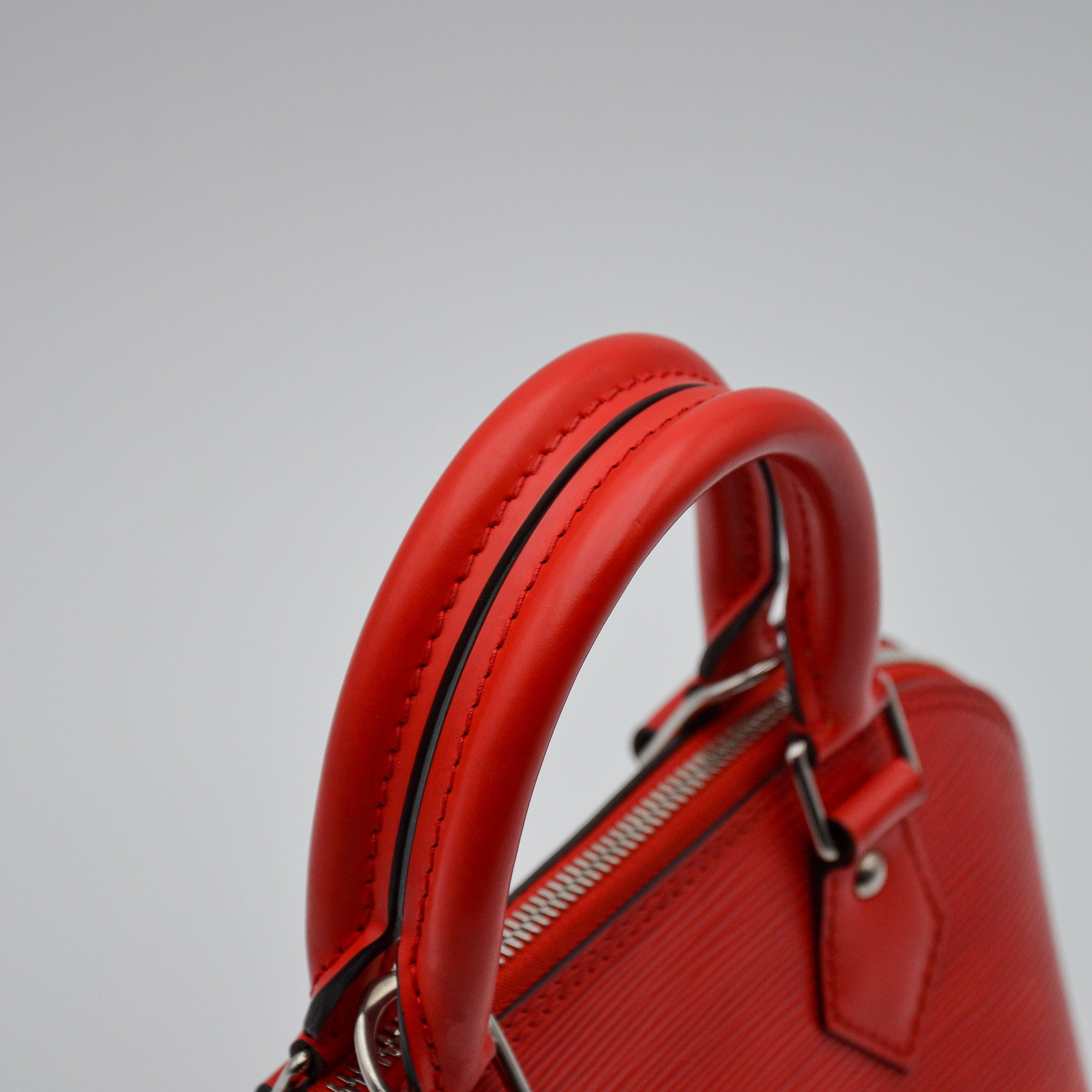 Louis Vuitton Alma BB Piel Épi Coquelicot