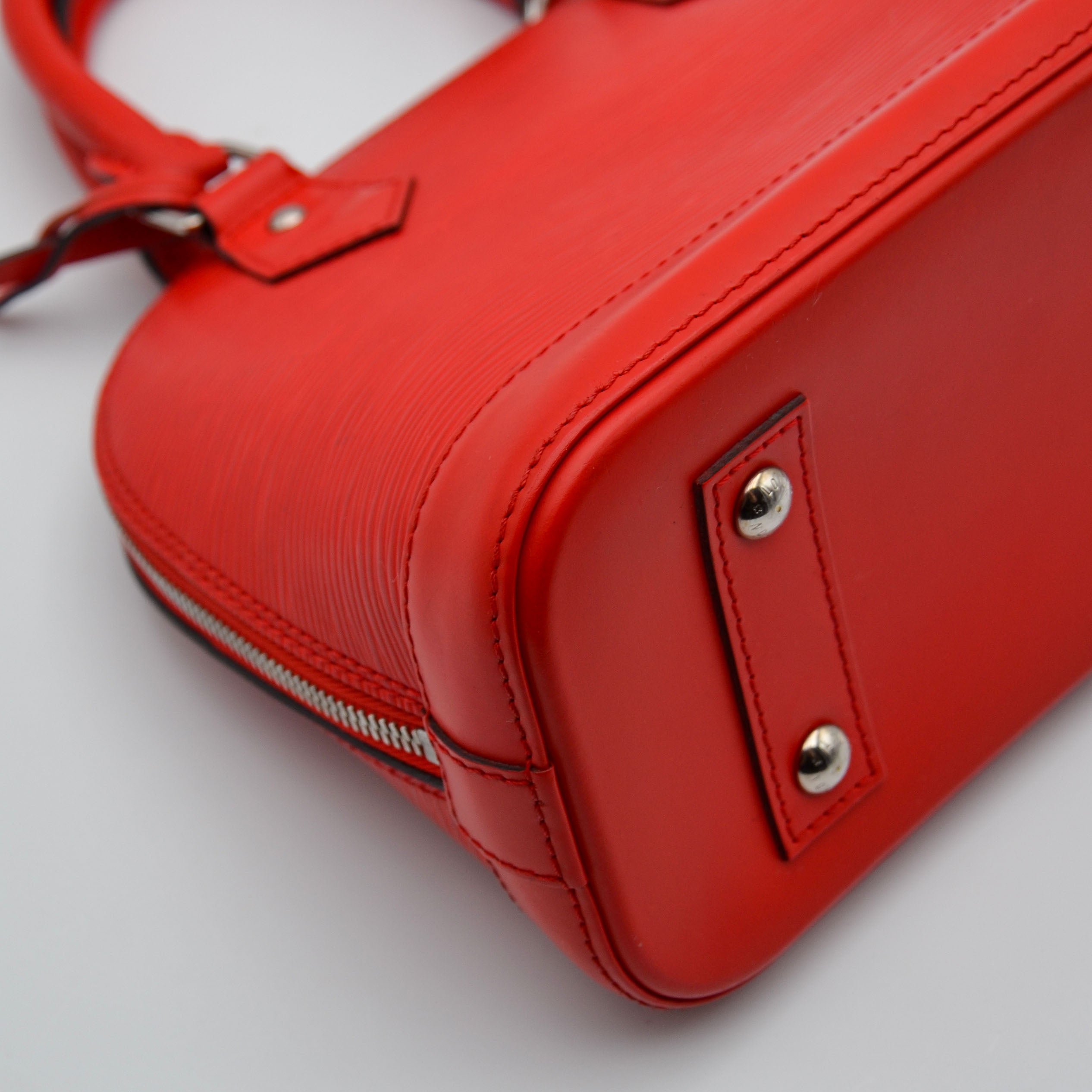 Louis Vuitton Alma BB Piel Épi Coquelicot