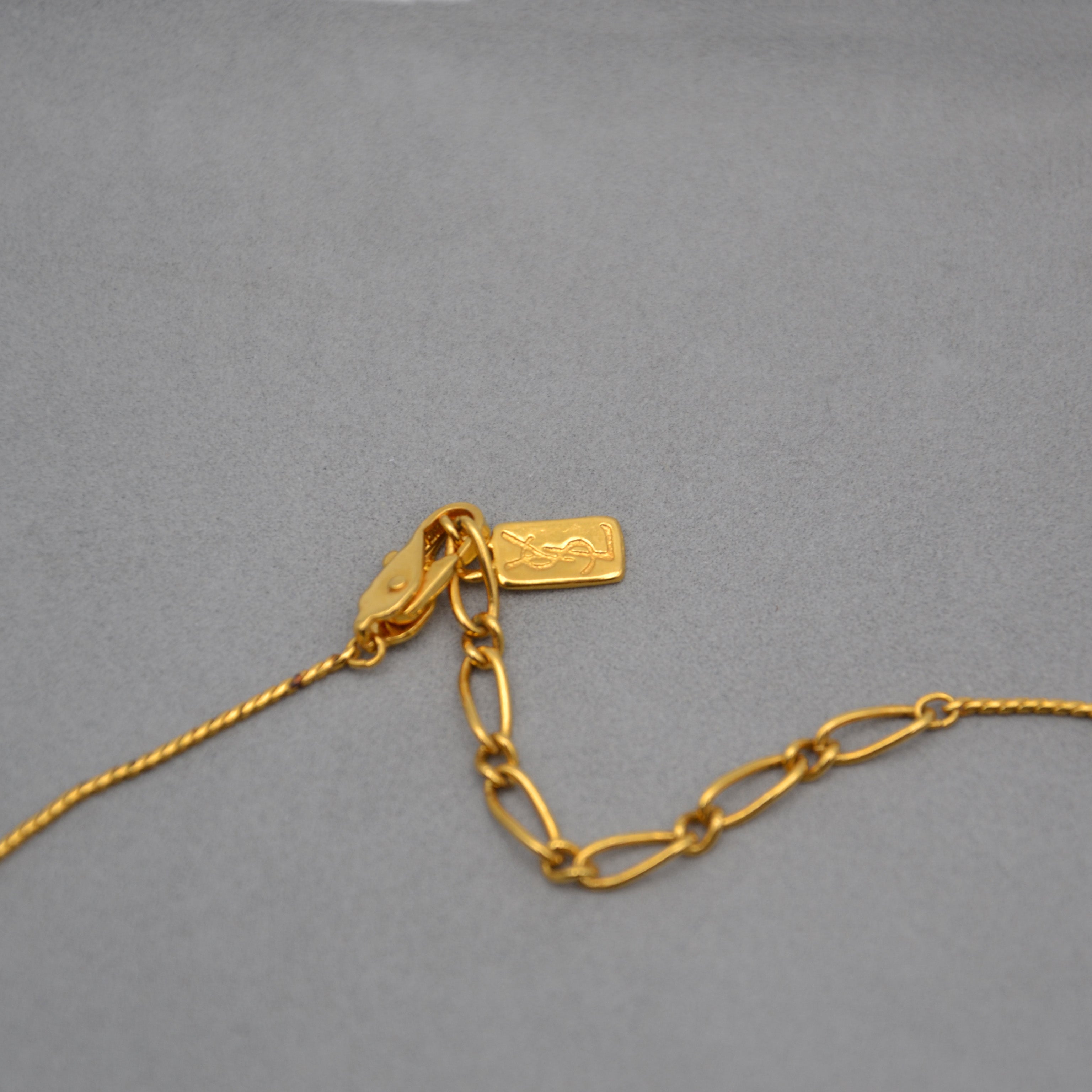 Collier Yves Saint Laurent Vintage