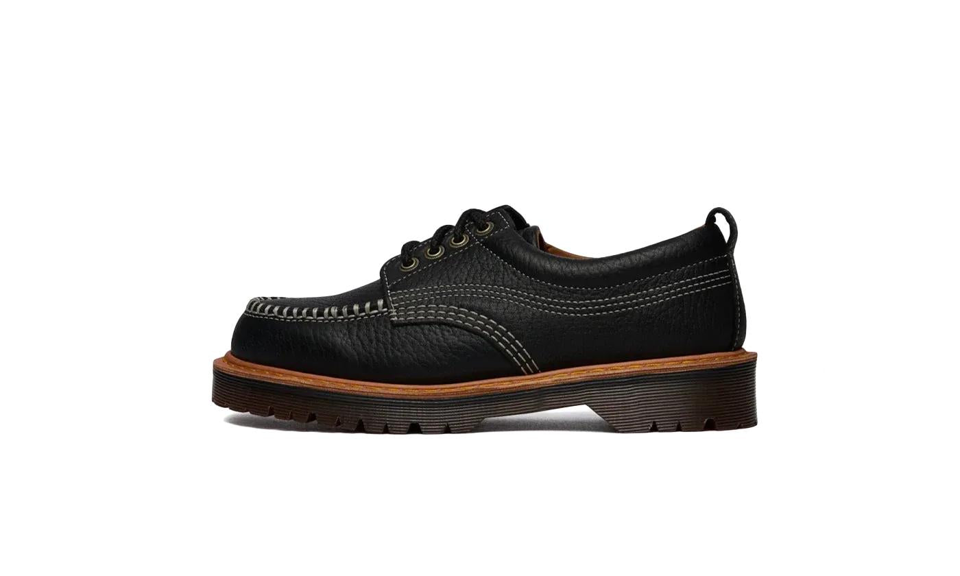 Dr. Martens - Lowell 4 Eye Shoe Black Wild Grain - Noir