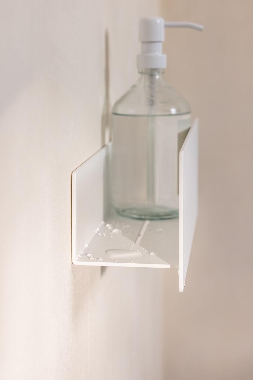 Duschablage SHEA mit Seifenspender in minimalist Gestaltung, perfect for Dusche oder Bad
