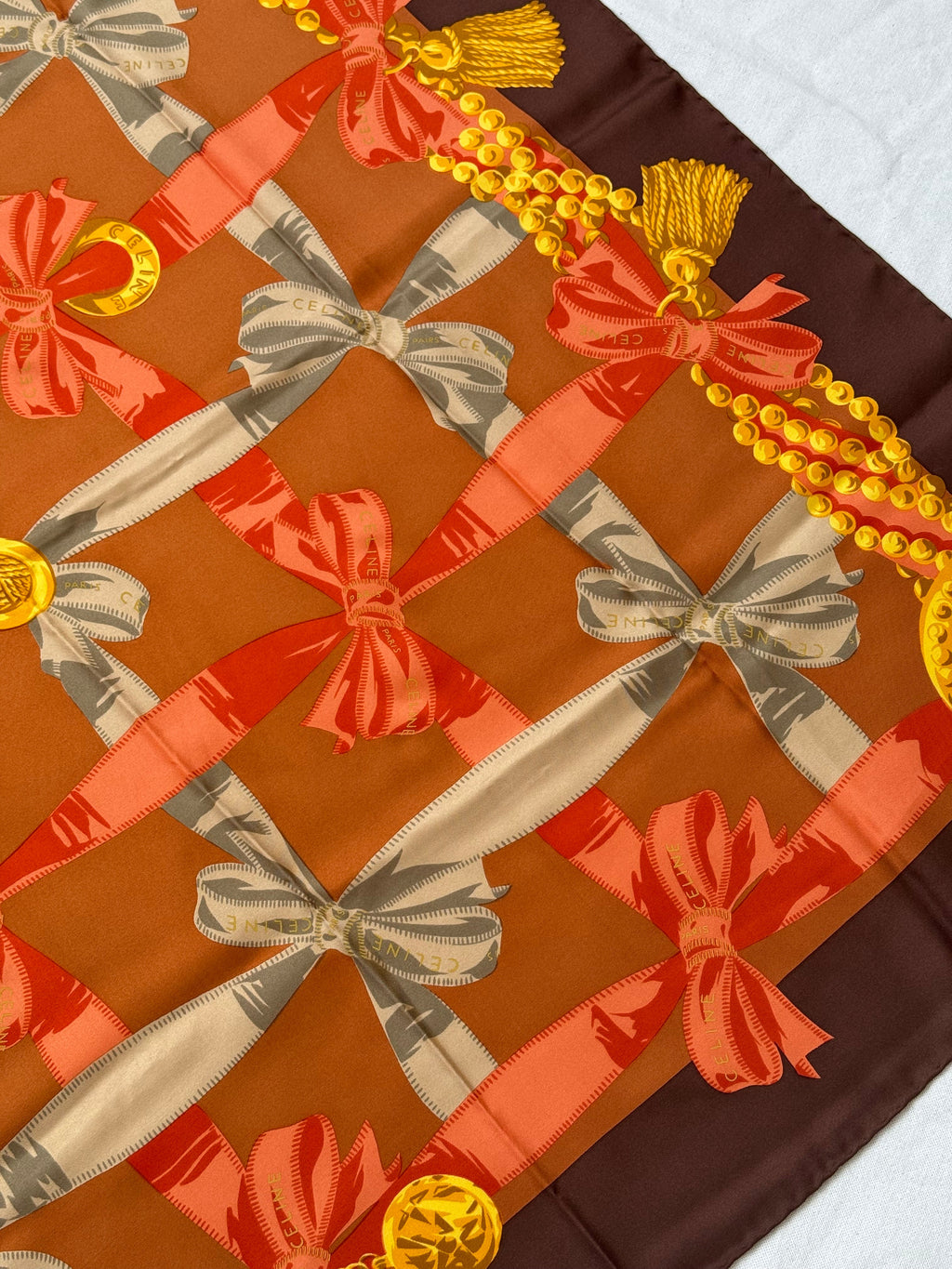 Céline Scarf – Bow Patterns