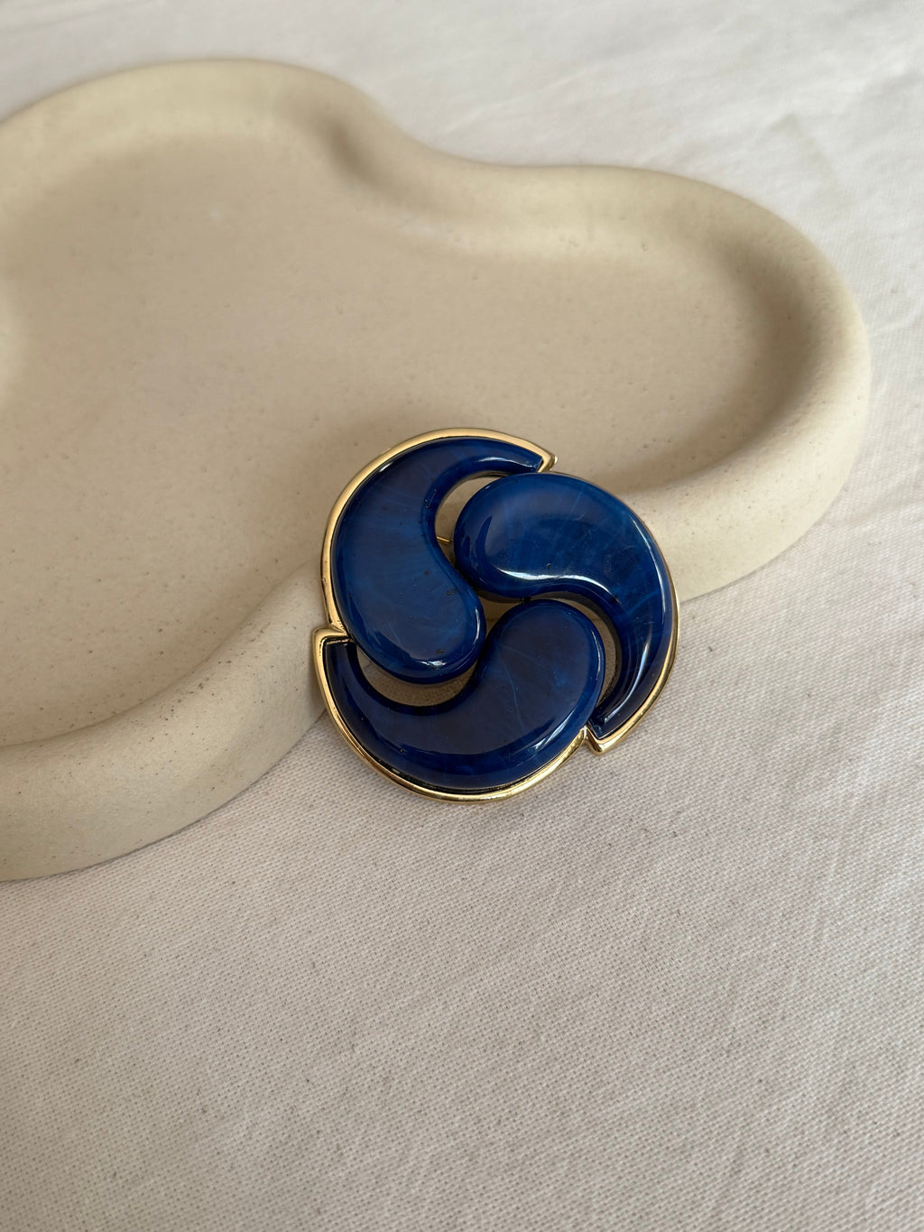 Broche Vintage - Spirale Bleue Et Dorée