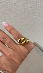 Chunky Embrace Signet Ring