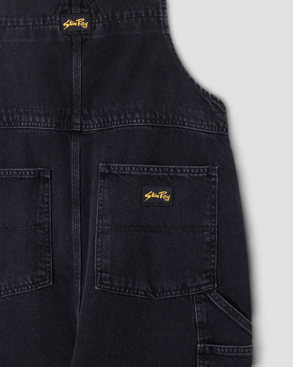 Babero Earls - Denim negro lavado a la piedra