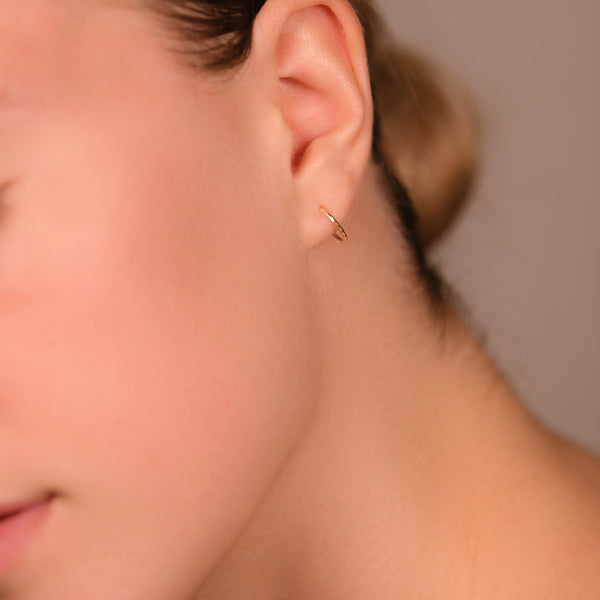 375/1000 Yellow Gold “10 Mm Twisted Creole” Earrings
