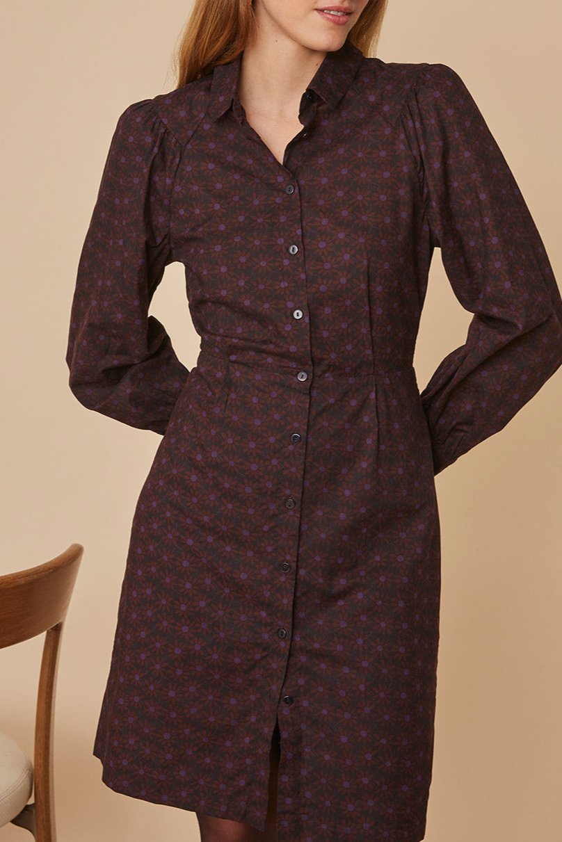 Robe Elna - April
