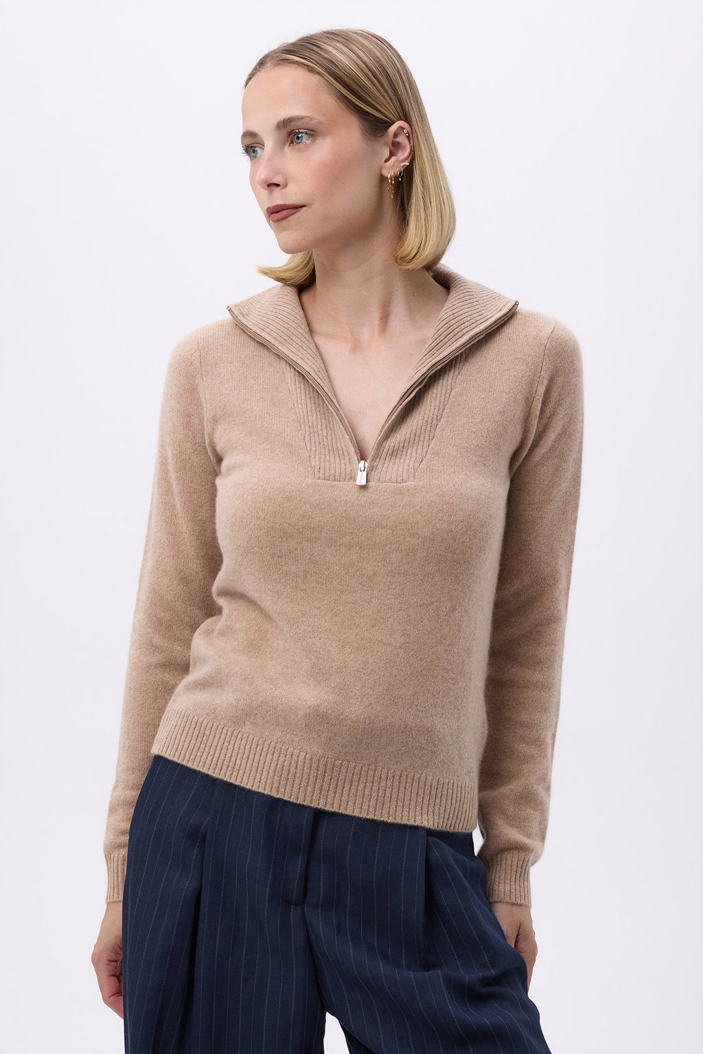Sweter Emilie z kołnierzem polo na suwak - Beżowo-kremowy - Damski