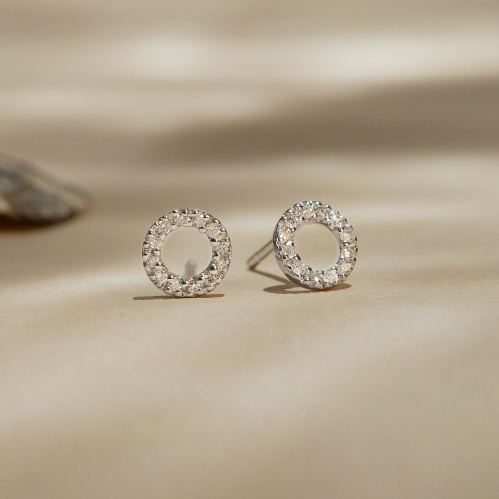 Boucles D'Oreilles "Simplicité" Diamant : 0,10" Simplicité" Diamant : 0,10Ct/24 - Or Blanc