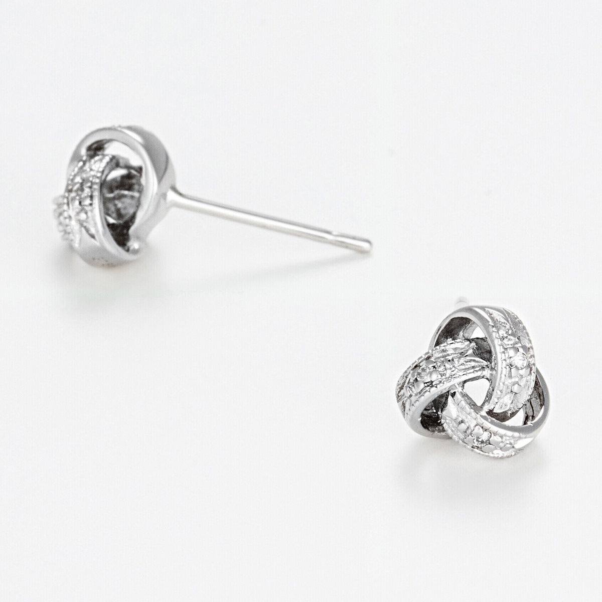 Boucles D'Oreilles "Joli Noeud" Diamants 0,02Ct/6 - Or Blanc