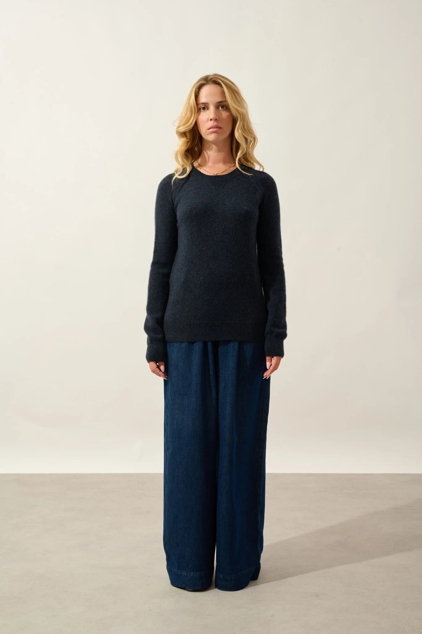 Crew-Neck Jumper - Etret - Caviar