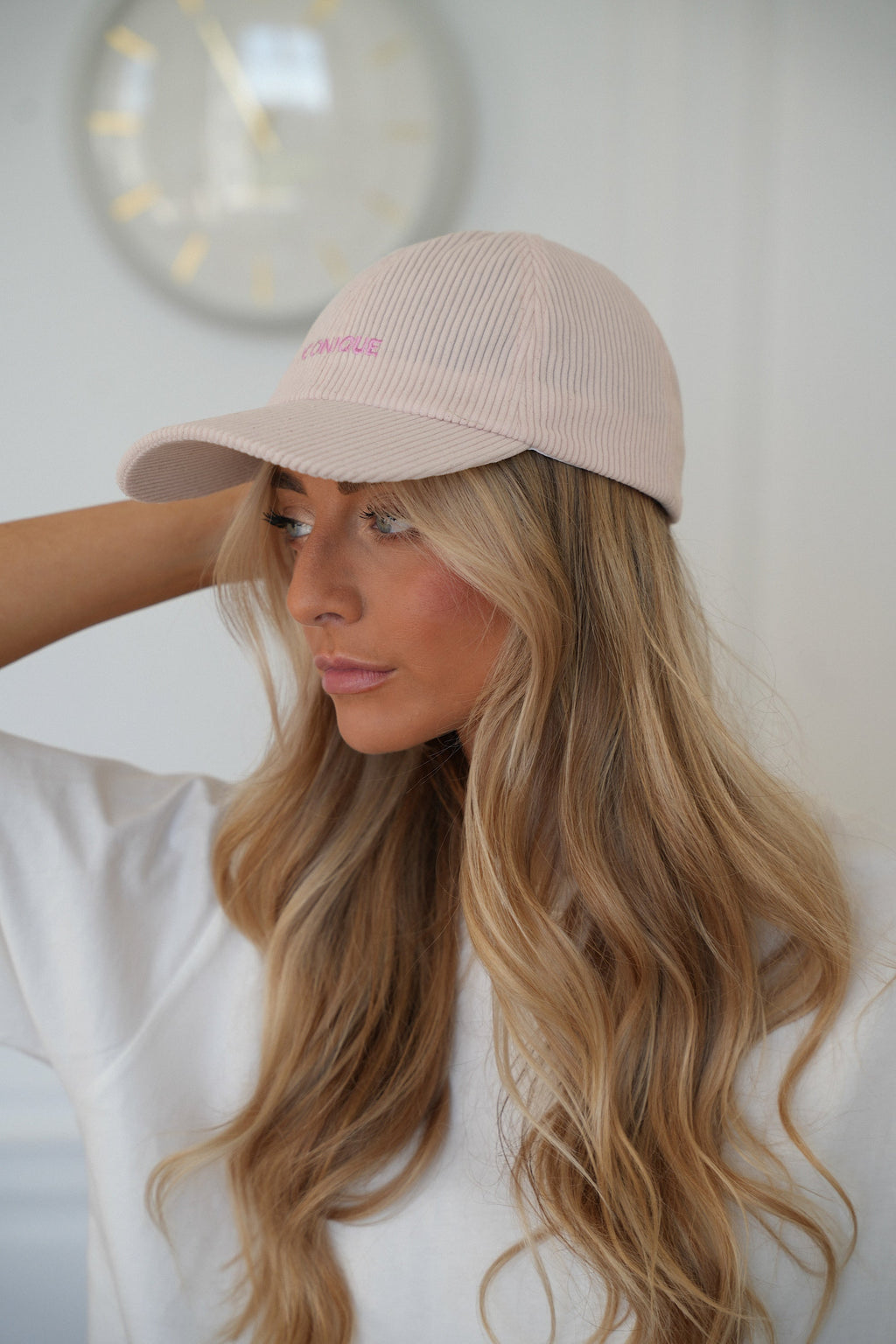 Iconic Velvet Cap - Pink
