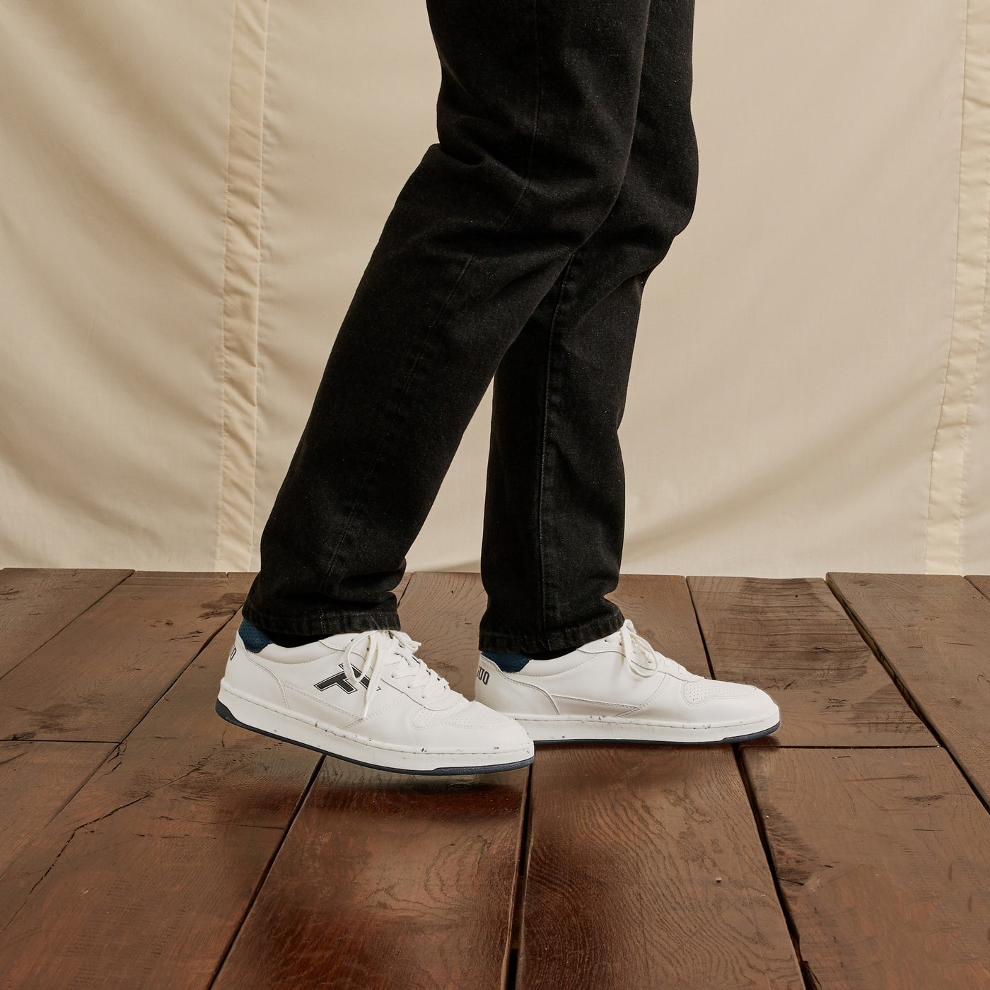 Ecru & Navy Alder Trainers - Unisex