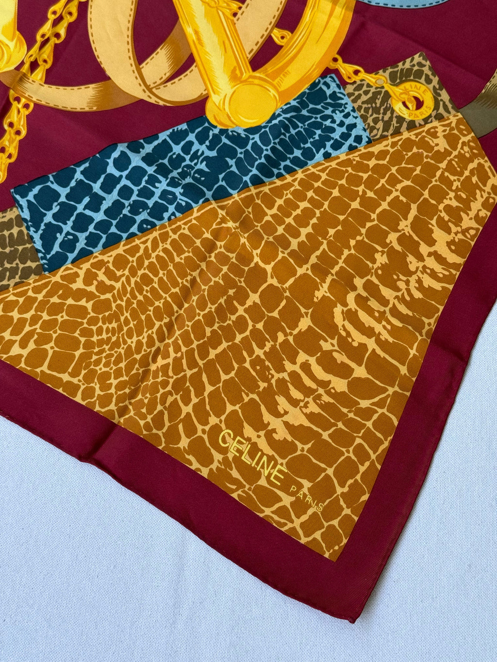 Pañuelo Céline – Modelo Estribos y Serpiente