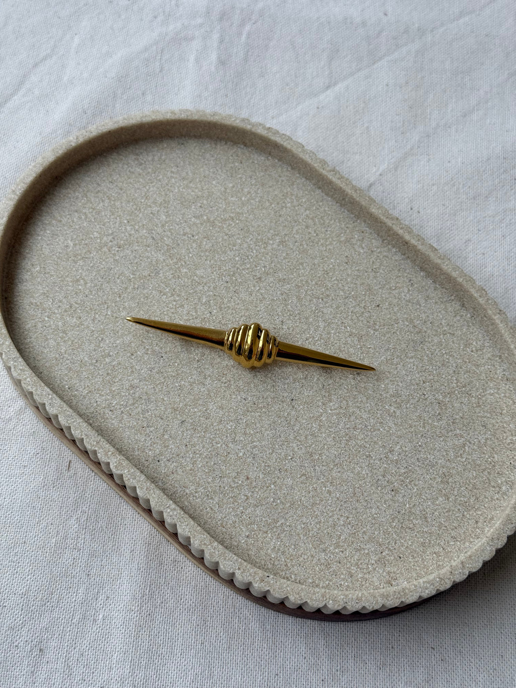 Vintage Brooch - Bar And Bow Shape