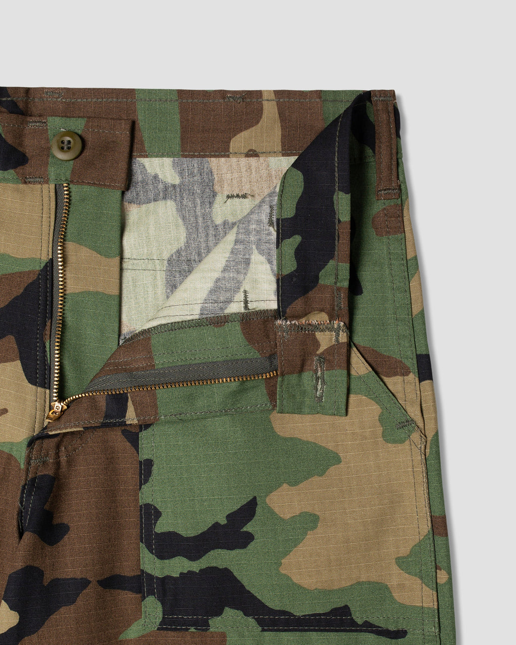Pantalones cortos de fatiga - Woodland Camo