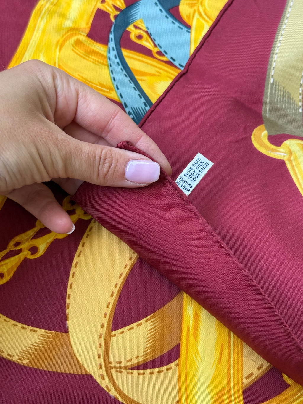 Pañuelo Céline – Modelo Estribos y Serpiente
