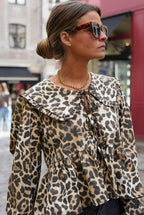 Blusa Salomé Leopardo Camel
