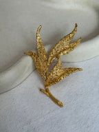 Broche de esfinge vintage - Follaje de oro texturizado
