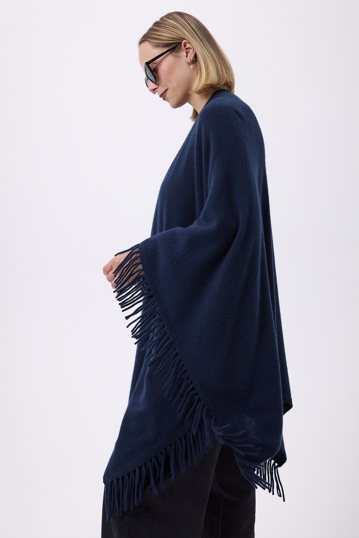 Poncho med frynser F Flago – Marineblå – Dame