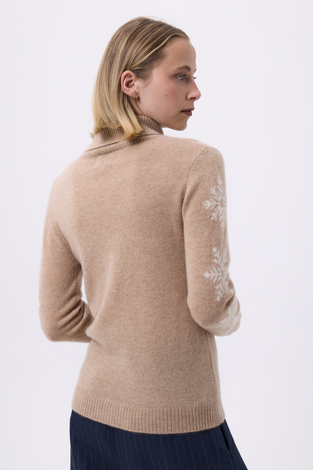 Trui met opstaande kraag en sneeuwvlokken op de mouwen F Flocon - Crème Beige Wit - Dames