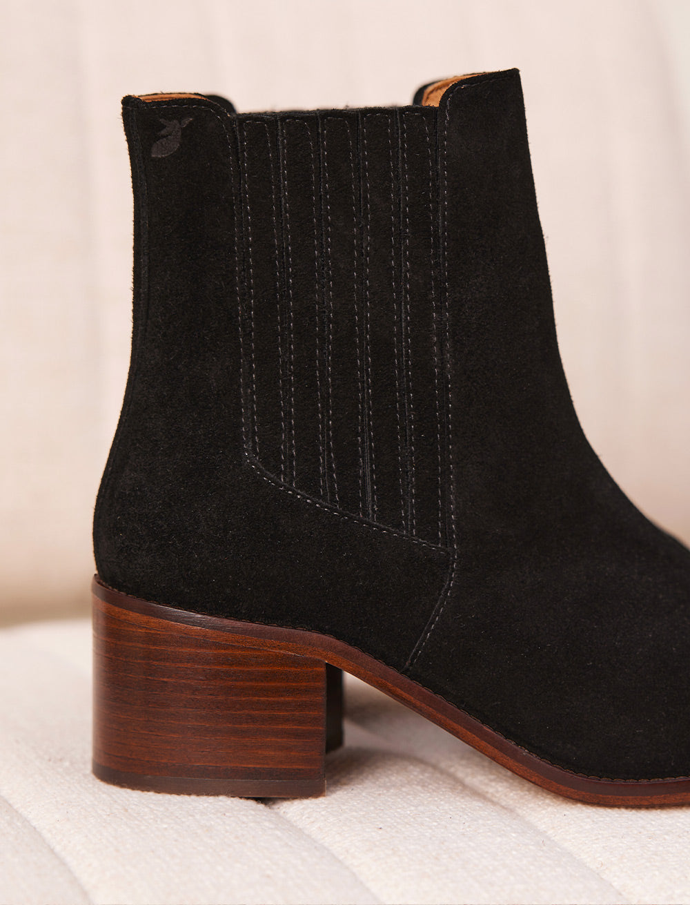 Lisa Heeled Chelsea Boots - Black - Women