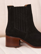 Lisa Heeled Chelsea Boots - Black - Women