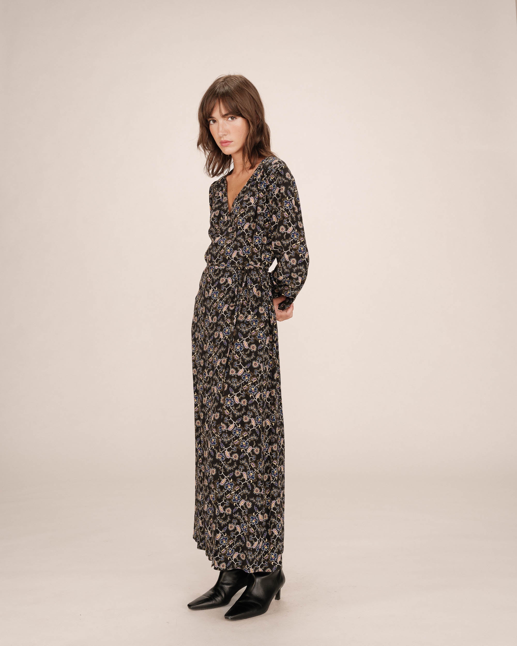 Robe Longue A Fleurs Noir Superbe