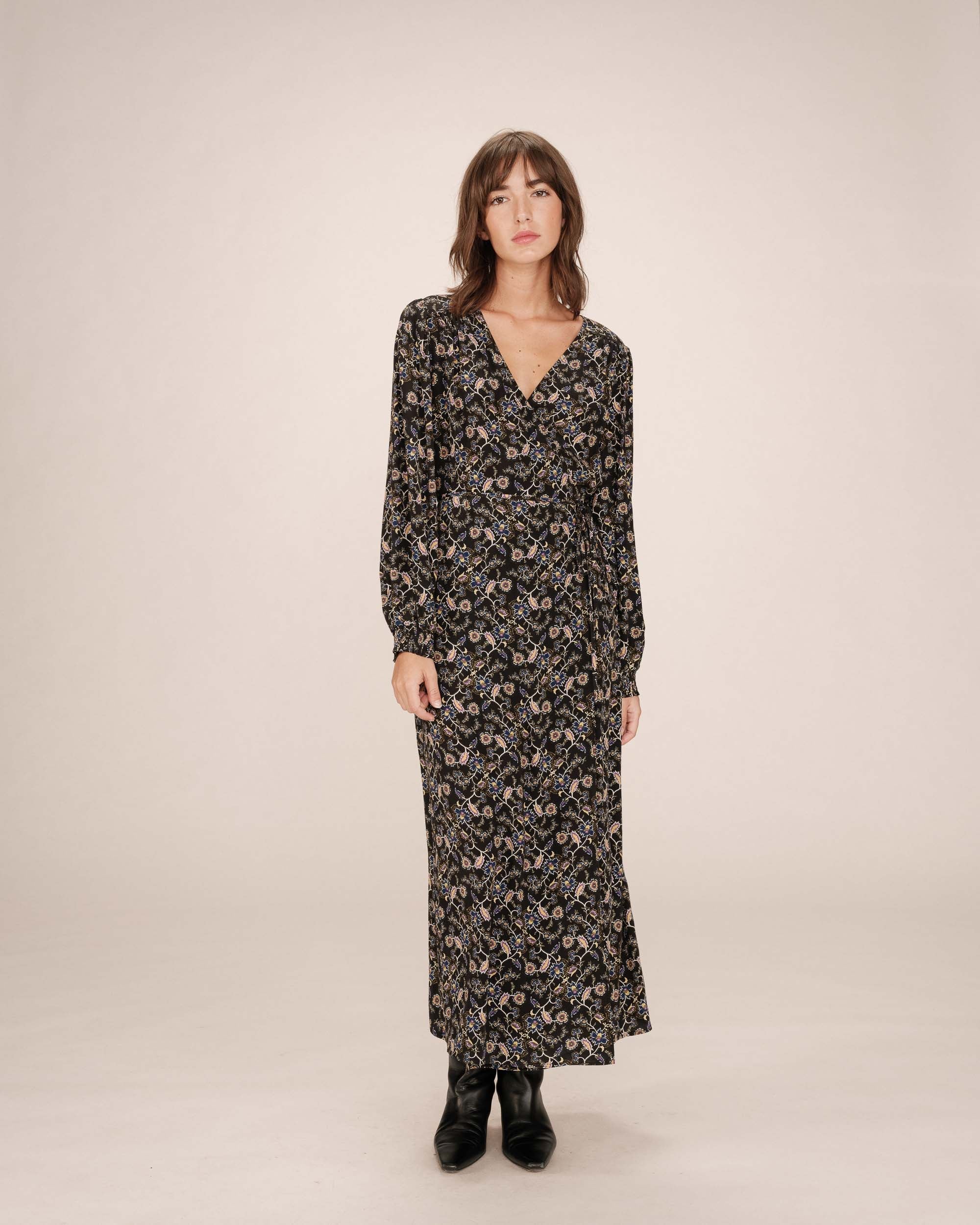 Robe Longue A Fleurs Noir Superbe