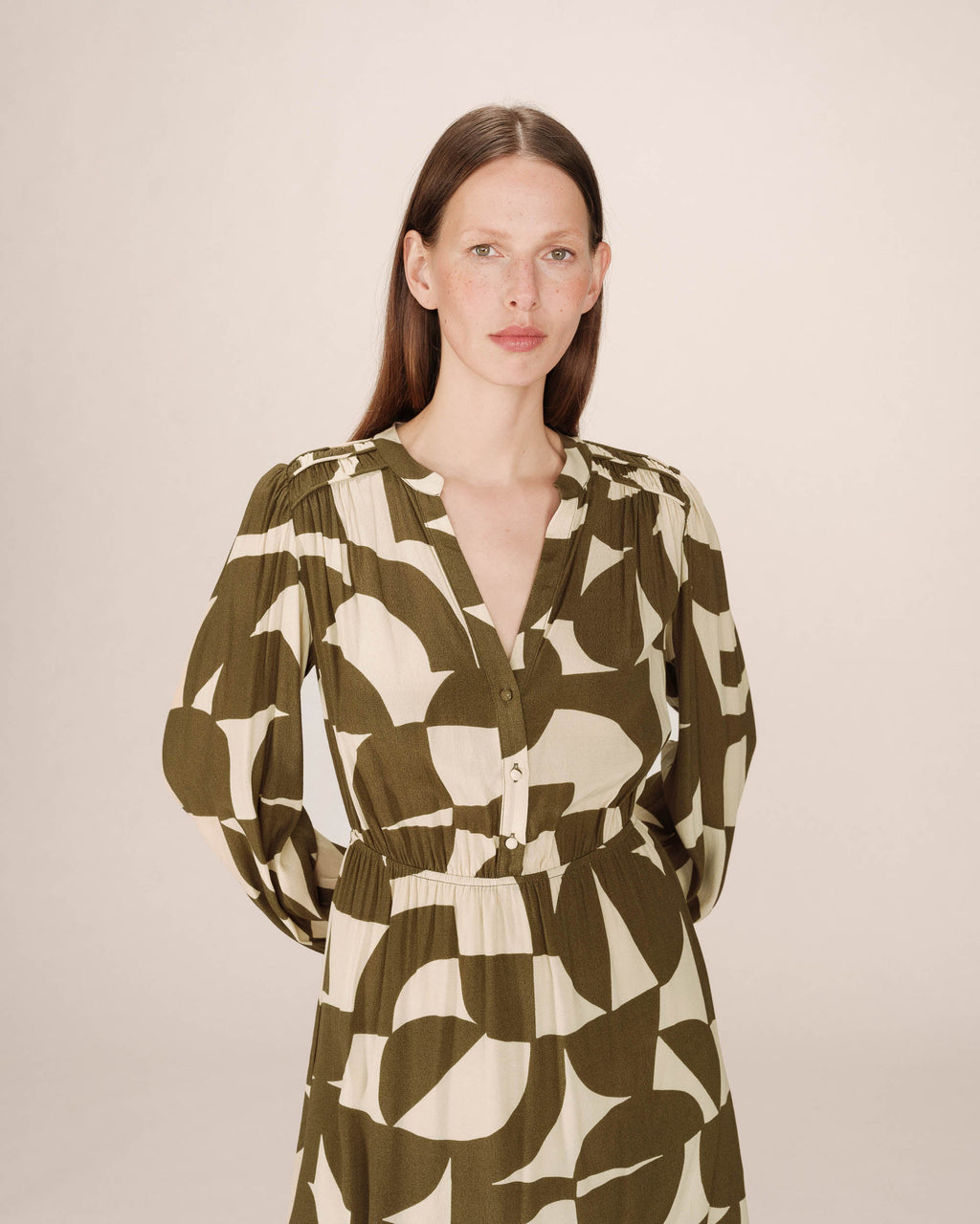 Short Graphic Dress Olive Selia