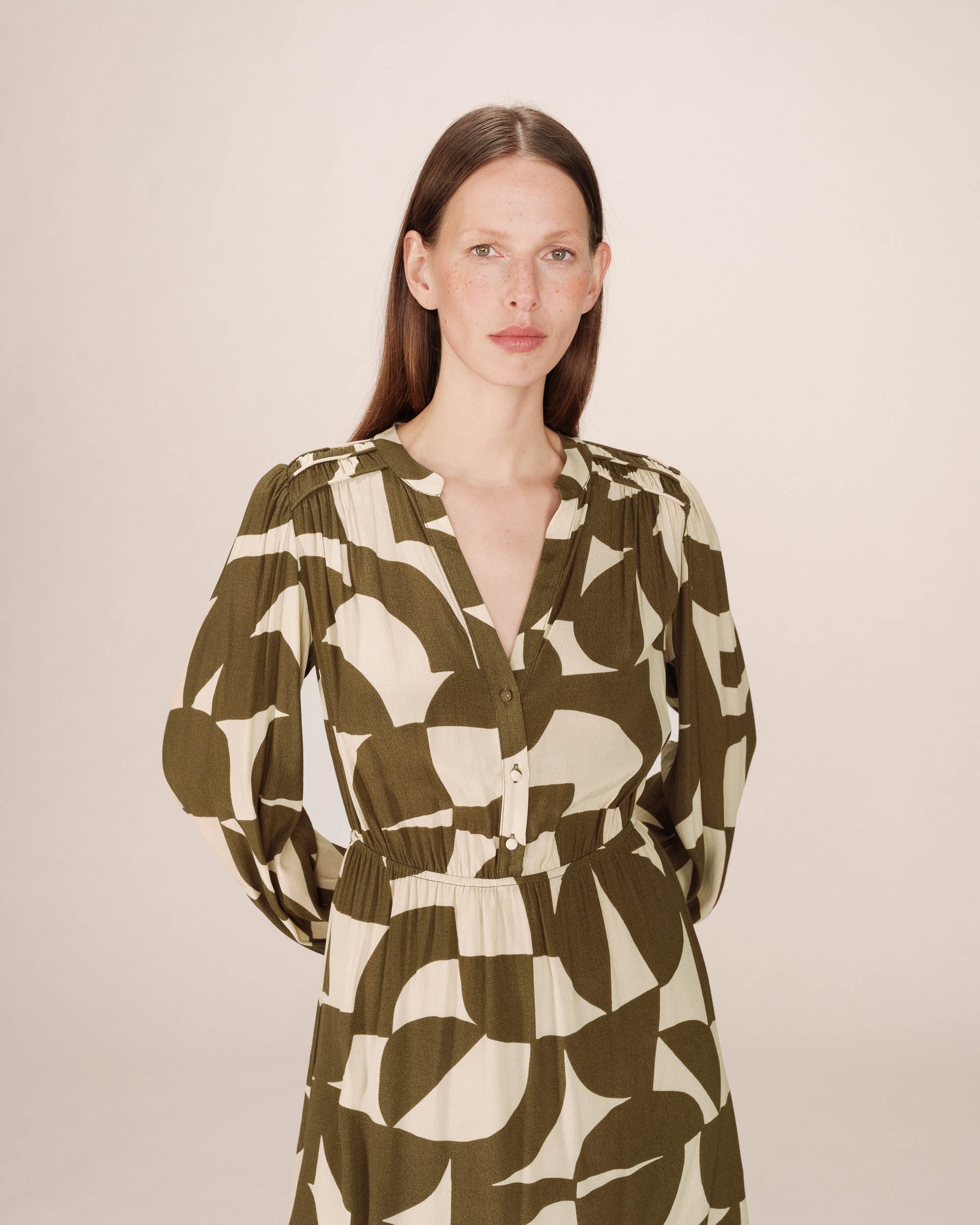 Short Graphic Dress Olive Selia