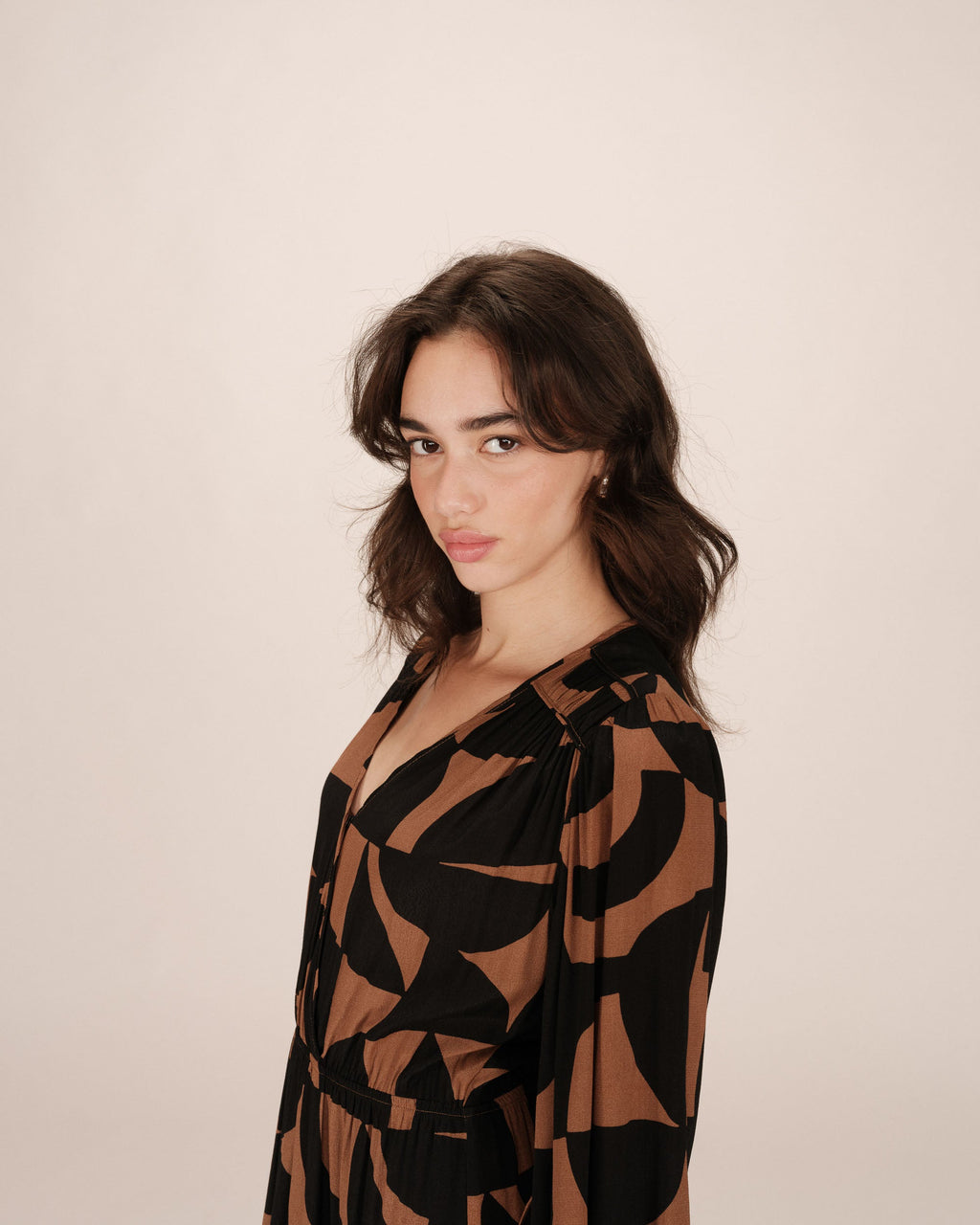 Robe Courte Graphique Chocolat Shelly