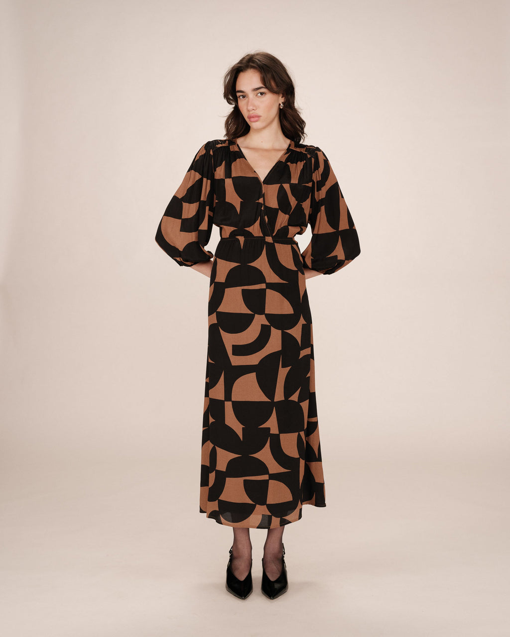 Robe Courte Graphique Chocolat Shelly