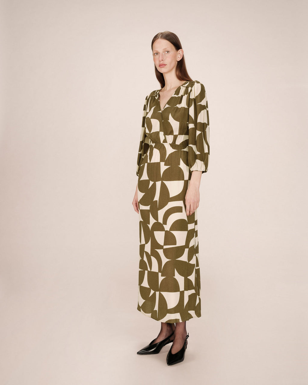 Robe Courte Graphique Olive Shelly