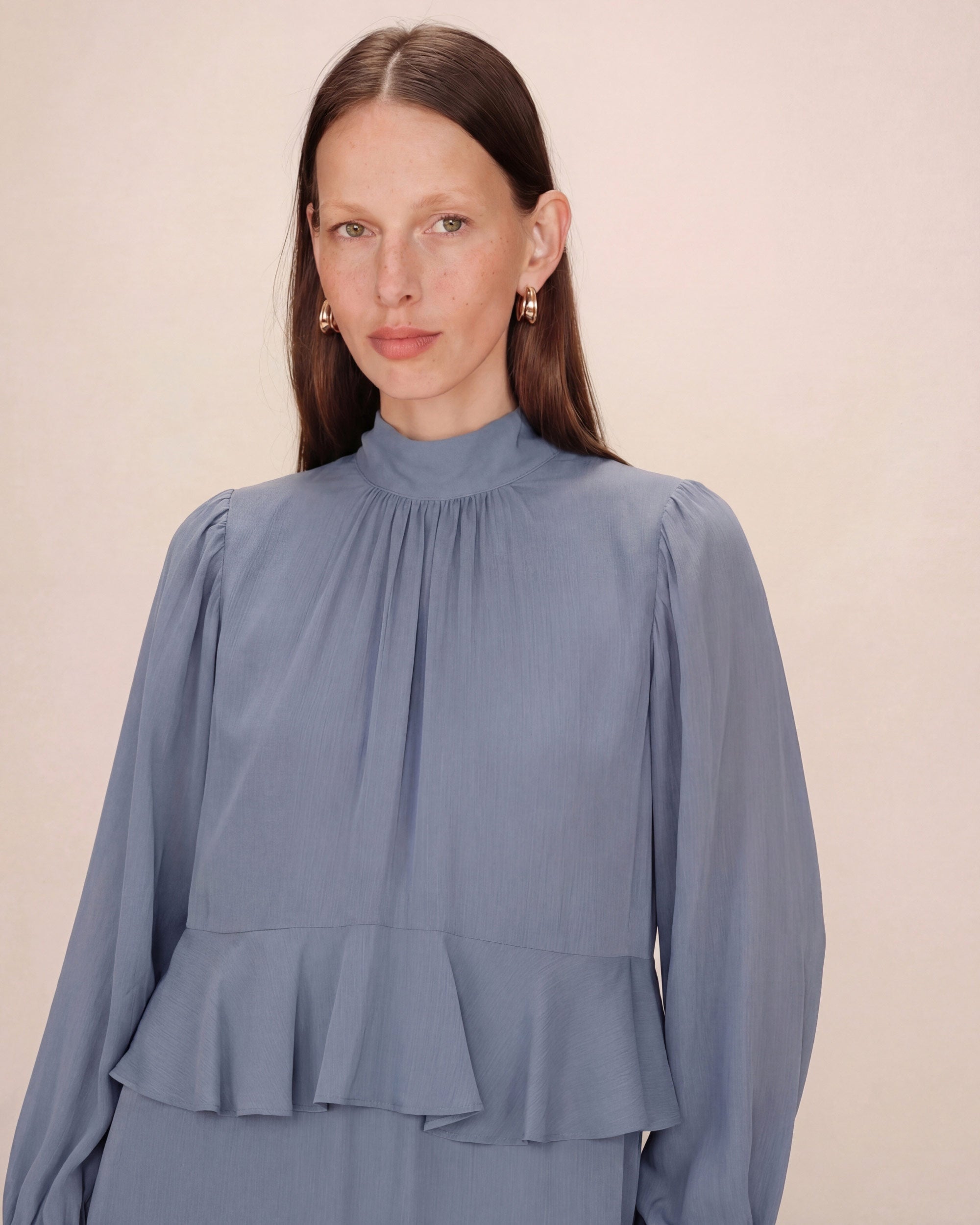 Sahelle Fluid Short Dress With Cornflower Ruffle