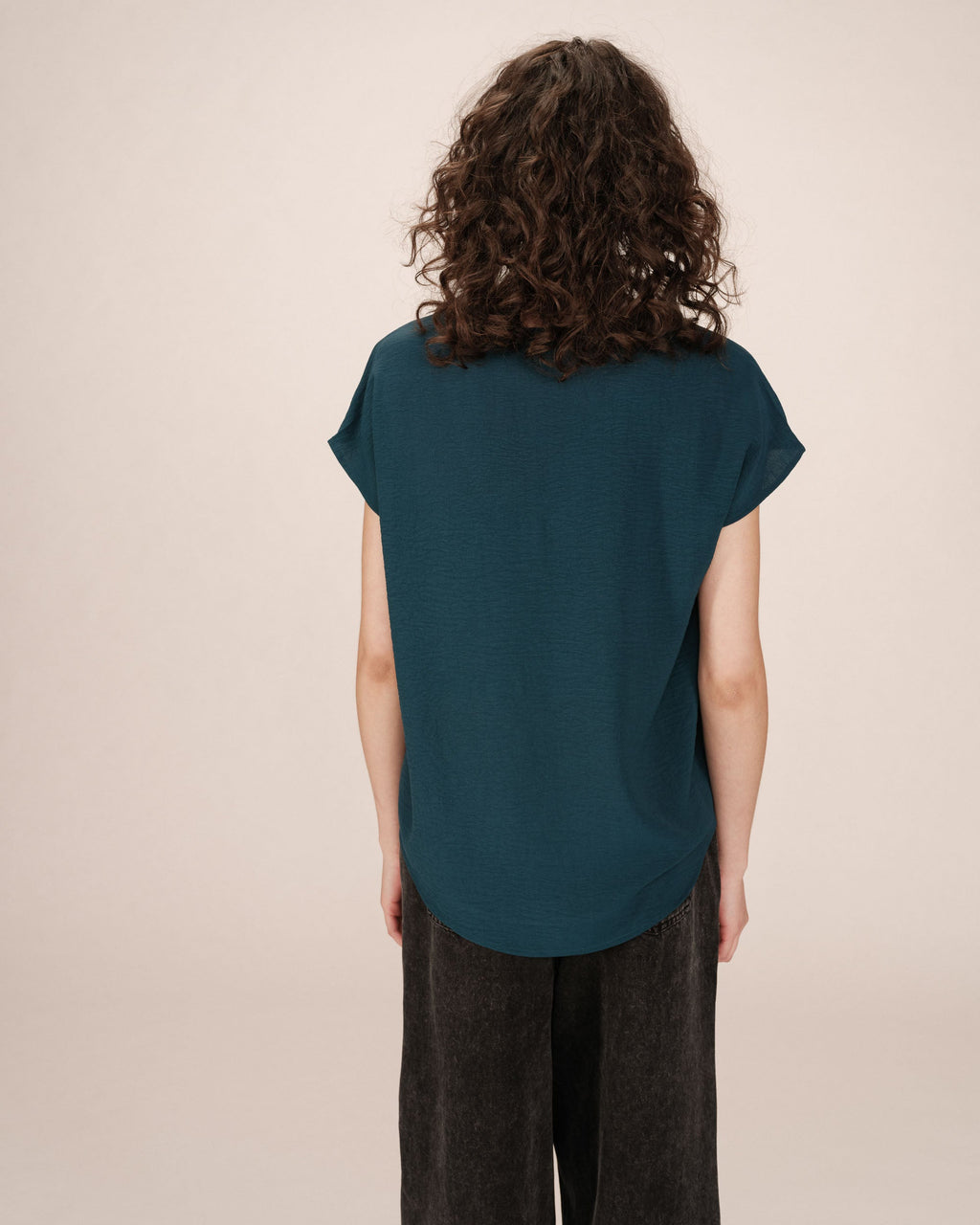 Fluid V-Neck Top Emerald Season