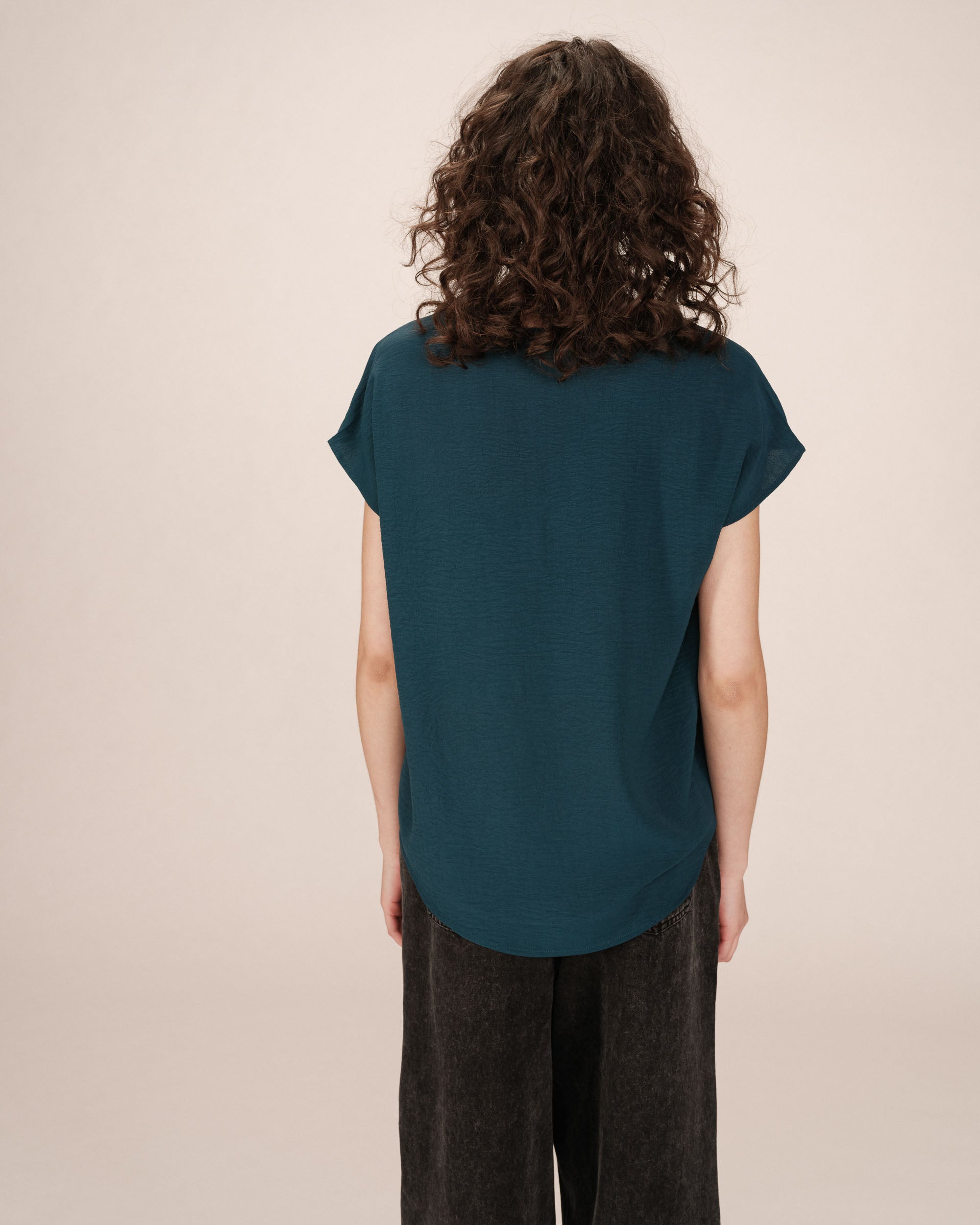 Fluid V-Neck Top Emerald Season