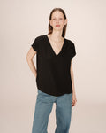 Fluid V-Neck Top Black Season