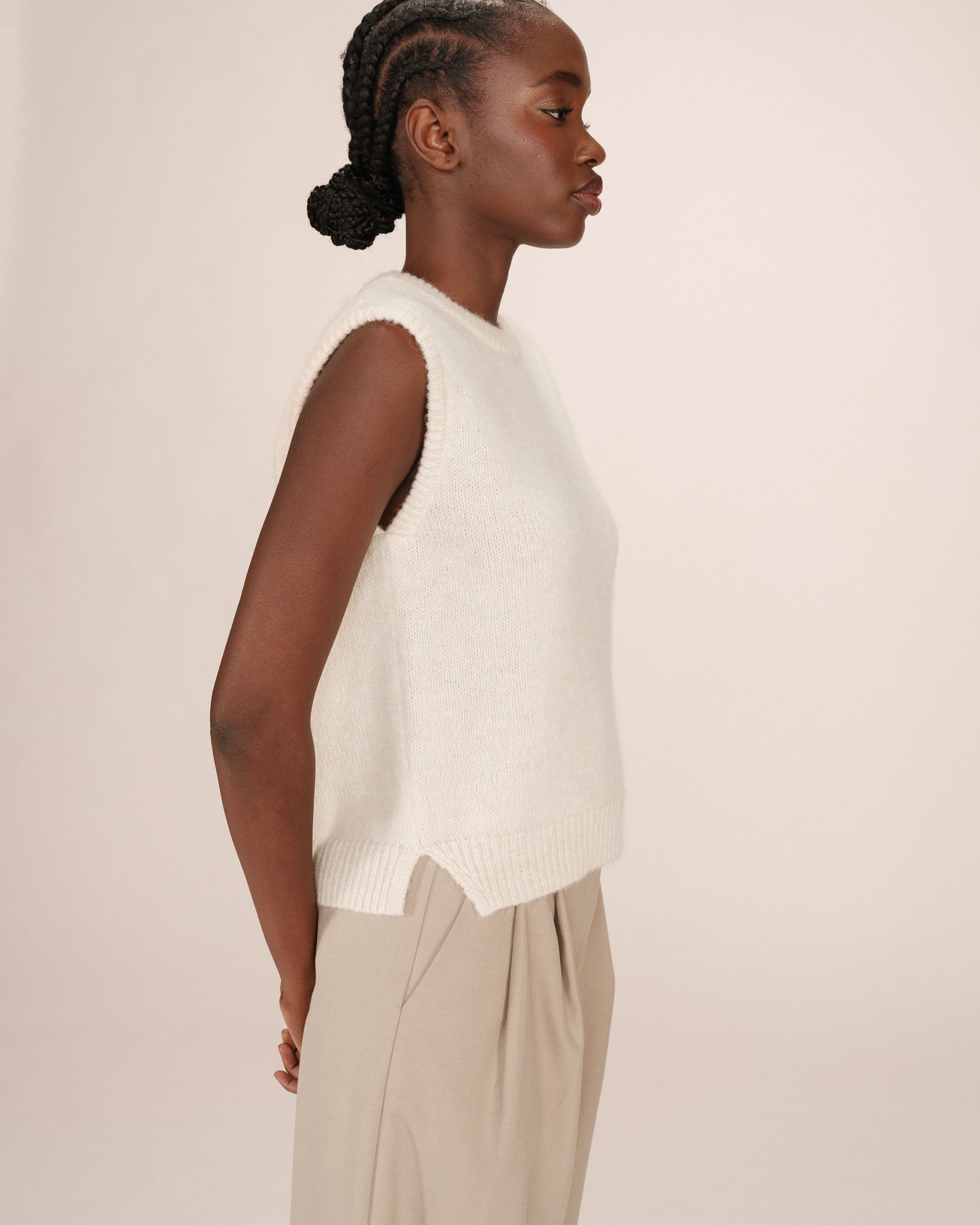 Ecru Sleeveless Jumper Say