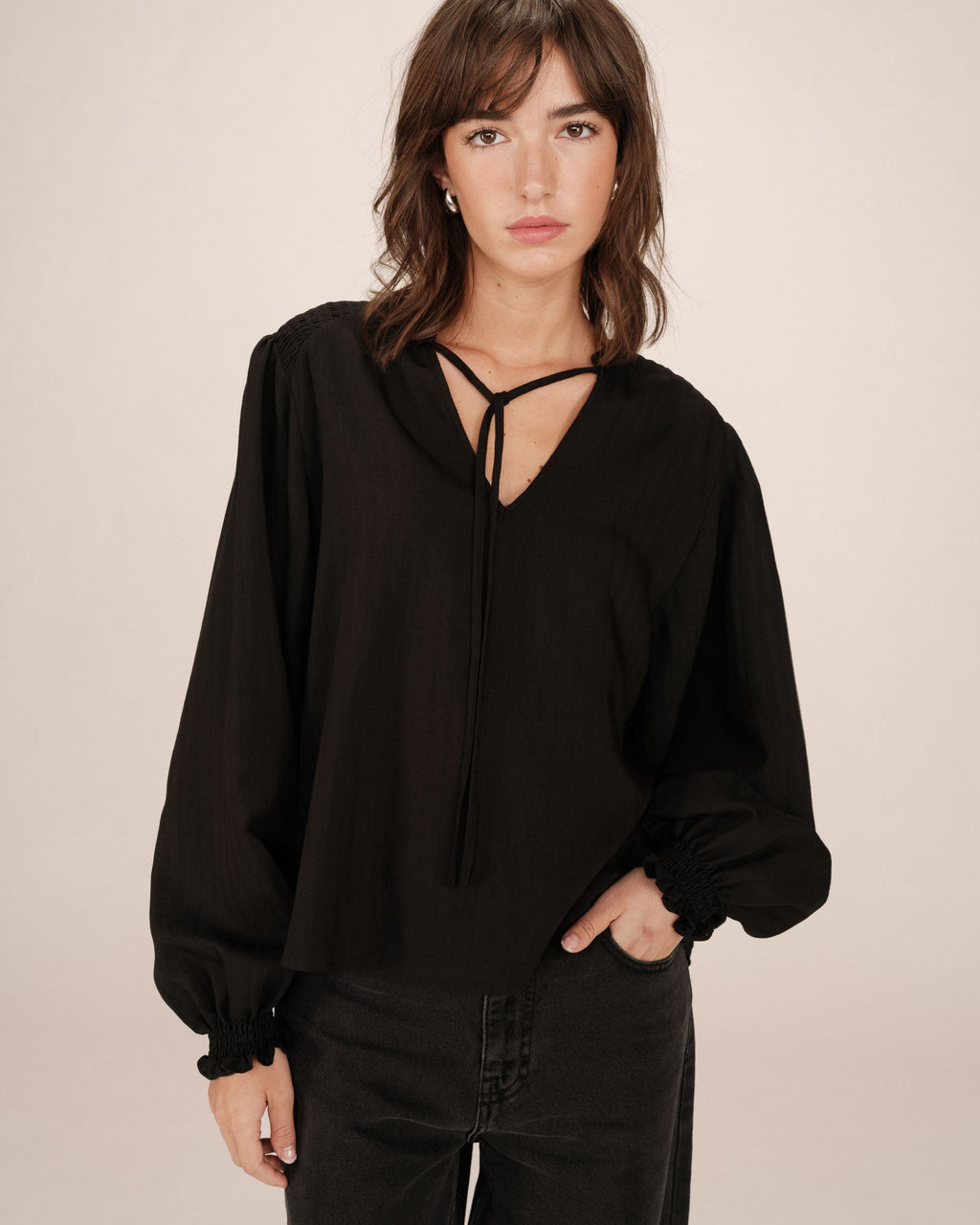 Blouse Col Noué Noir Serinda