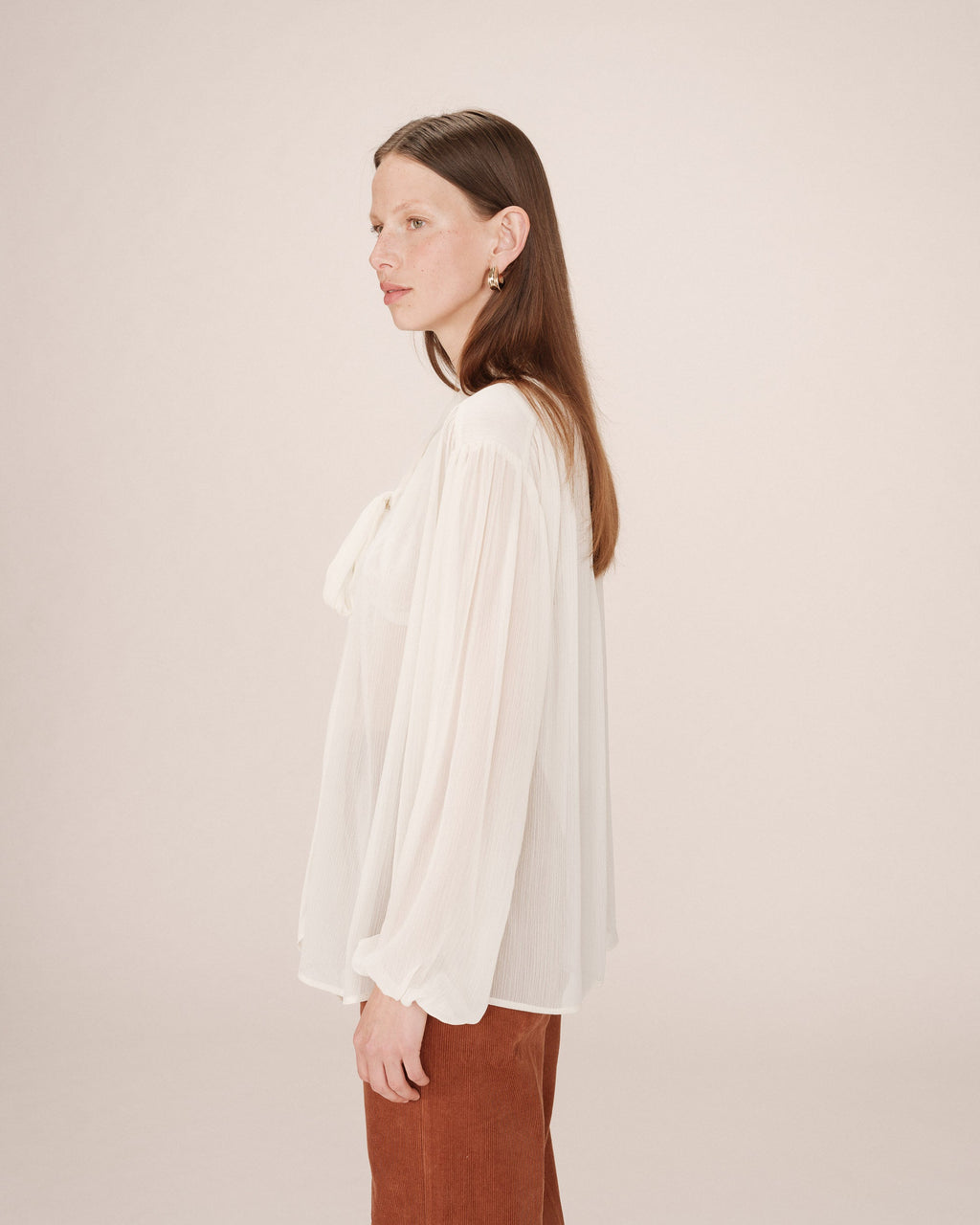 Blouse Col Lavallière Ecru Splendide