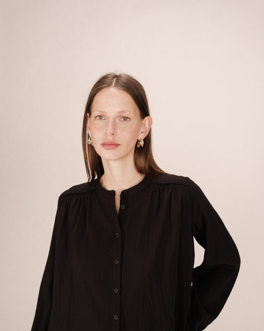 Straight Gathered Blouse Black Savannah