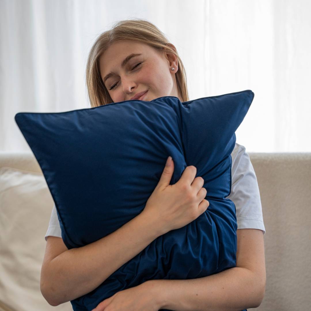Set Of 2 Polyester Pillows - Fluffy