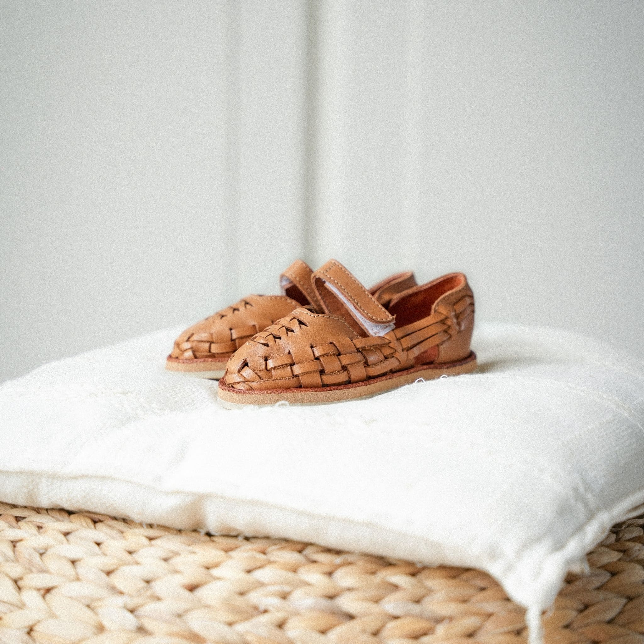 Gabriella Huaraches - Camello