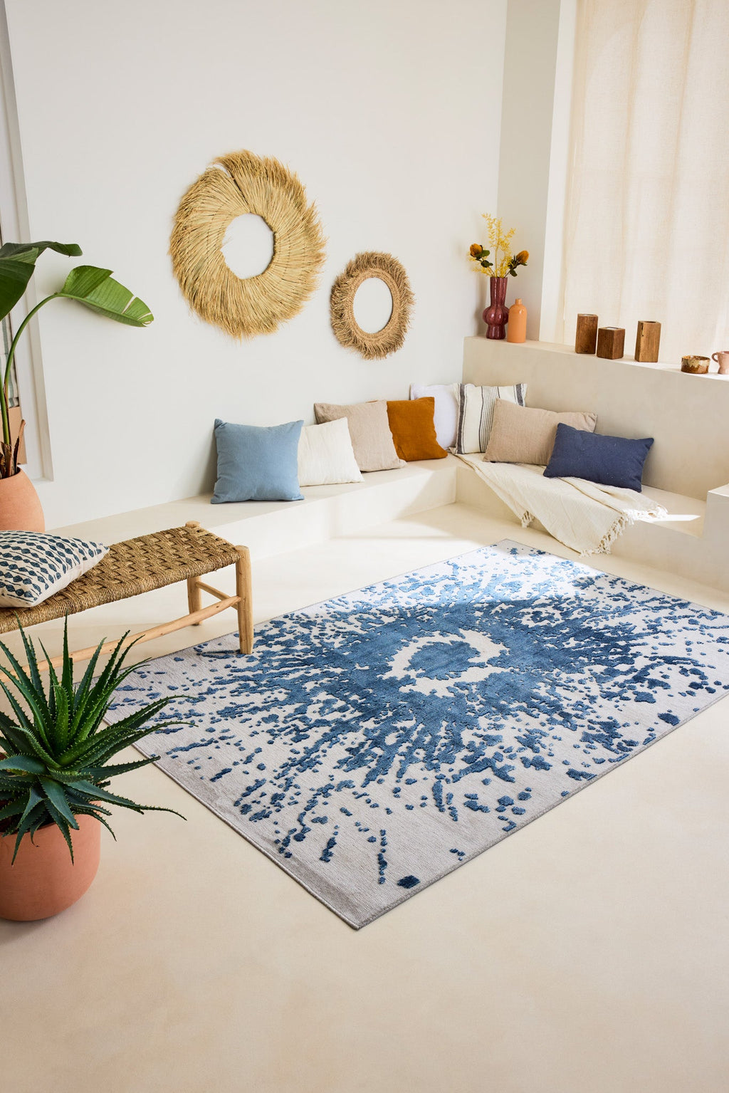Rectangular gray rug with blue abstract pattern - GARDEN Garden