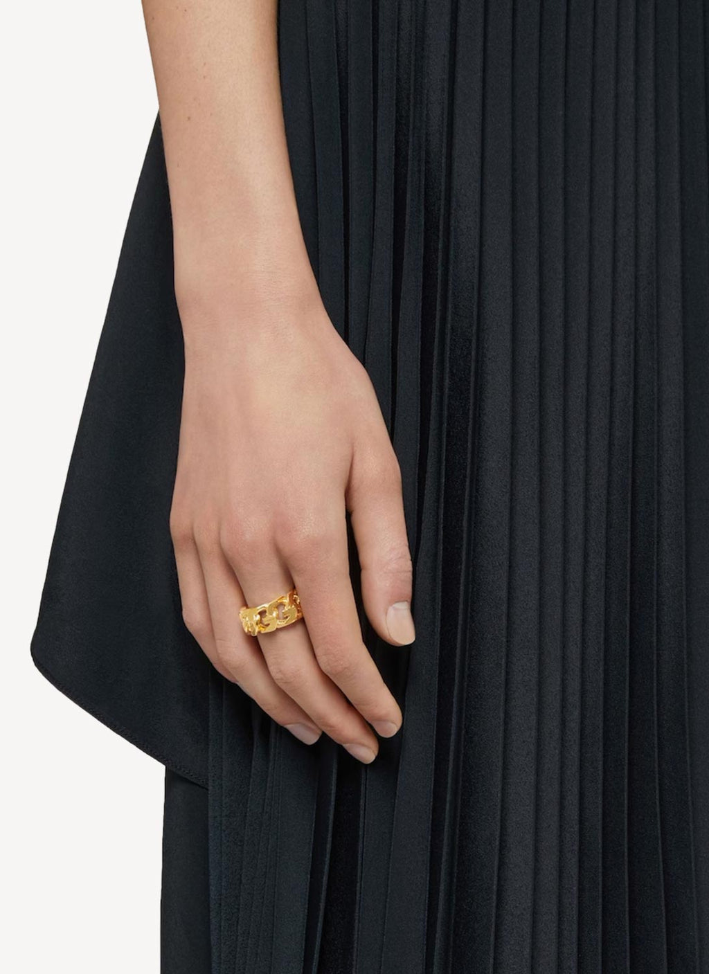 Givenchy - G Chain Signet Ring - Golden Yellow - Femme